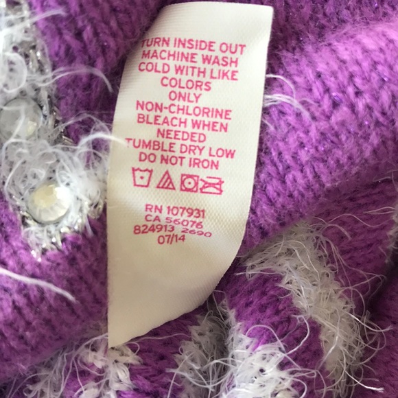 CHILL hat with poofs & bling - Picture 7 of 9